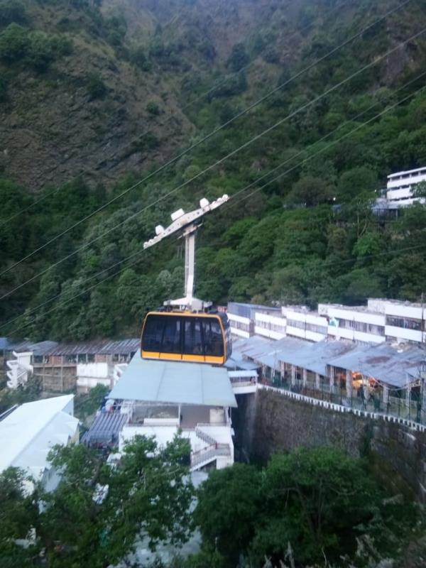 ।।अाज अभी अभी संध्याकालीन मां के भवन पर सोहने सुंदर मौसम के नज़ारे।। ।। जय माता दी जी ।।