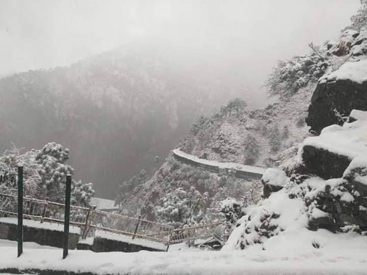 Fresh snowfall started at Bhawan Shri Mata Vaishno Devi on 12/12/2018...Jai Mata Dii