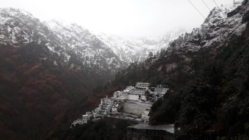 Fresh snowfall started at Bhawan Shri Mata Vaishno Devi on 12/12/2018...Jai Mata Dii